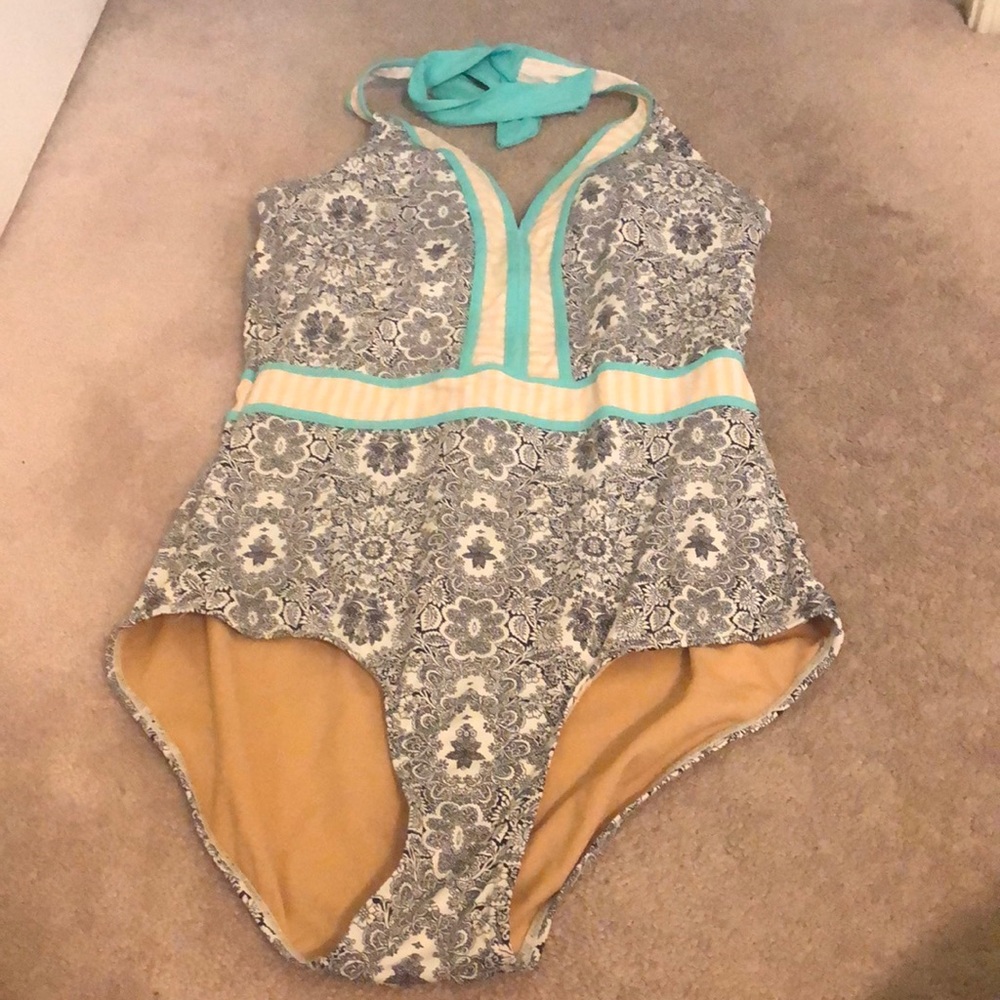 One piece swimsuit